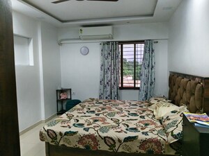 Master Bedroom in 3 BHK Apartment at Lok Sarita, Andheri East – for Rent