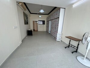 Room in 3 BHK Apartment at Churchgate – for Rent