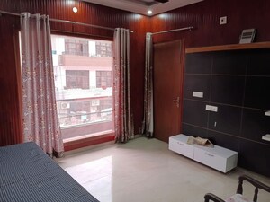 Room in 3 BHK Apartment at Shiva Enclave Zirakpur, Patiala Road – for Rent