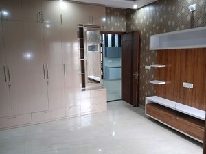 Room in 3 BHK Apartment at Shiva Enclave Zirakpur, Patiala Road – for Rent