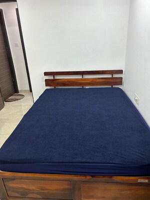 Room in 2 BHK Apartment at Srishti Harmony 3 Phase 1, Andheri East – for Rent