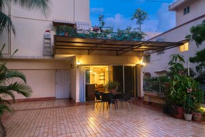 2 BHK Apartment – Exterior View View at Bandra West - for Rent