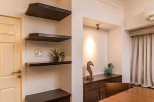 Furnished Amenities in 2 BHK Apartment at Bandra West – for Rent