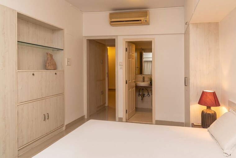 Room, bandra west 2 Bedroom 1100 Sq.Ft. Apartment In Bandra West Mumbai 10639760
