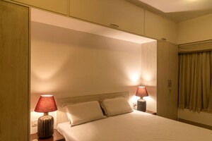 Room in 2 BHK Apartment at Bandra West – for Rent