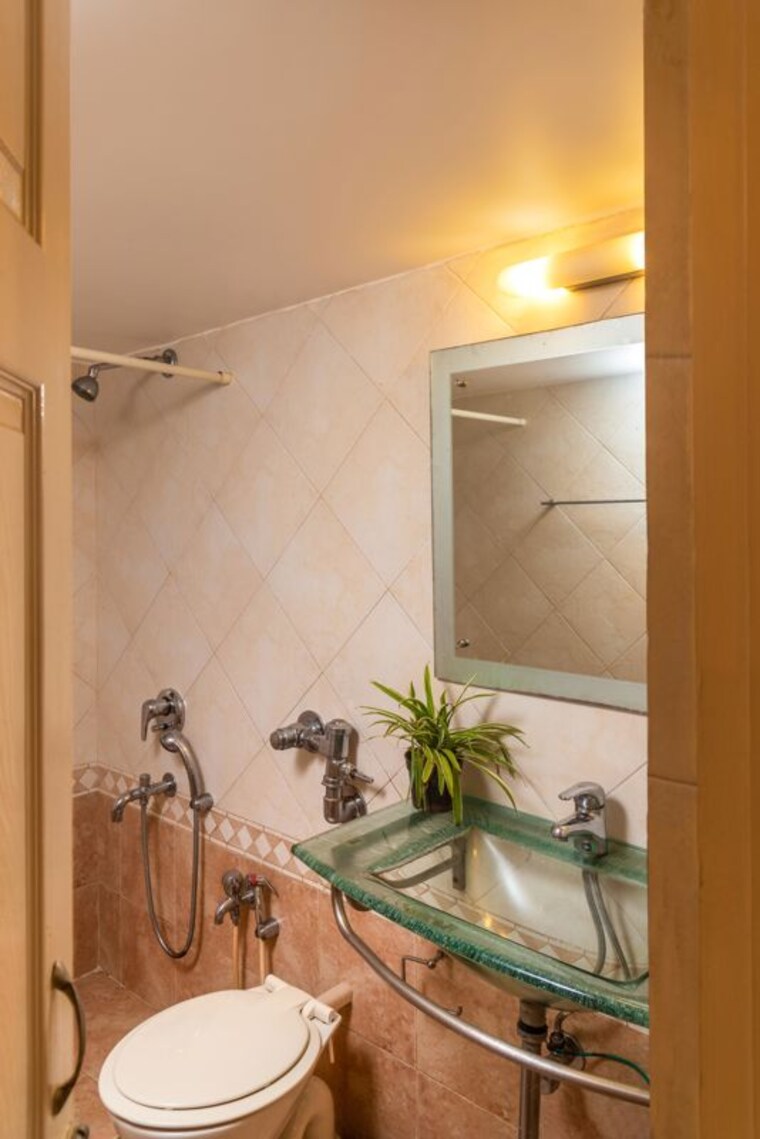 Bathroom, bandra west 2 Bedroom 1100 Sq.Ft. Apartment In Bandra West Mumbai 10639760