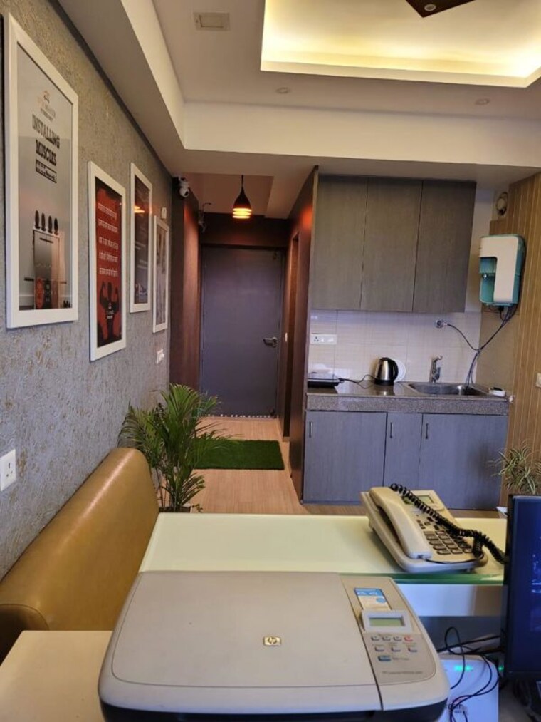 Living Room, dlf-vibhuti-khand Commercial Office Space 550 Sq.Ft. In Gomti Nagar Lucknow 10639795