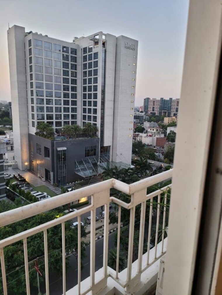 Balcony, dlf-vibhuti-khand Commercial Office Space 550 Sq.Ft. In Gomti Nagar Lucknow 10639795