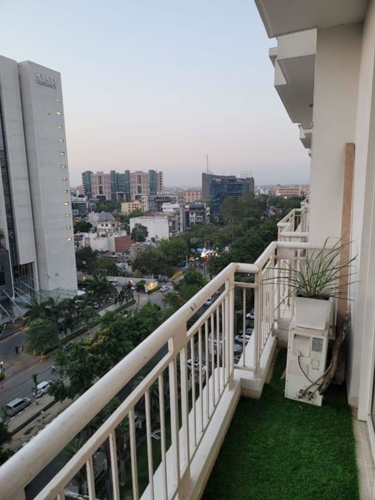 Balcony, dlf-vibhuti-khand Commercial Office Space 550 Sq.Ft. In Gomti Nagar Lucknow 10639795