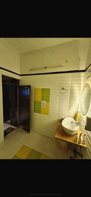 Bathroom in 3 BHK Builder Floor at Ramesh Nagar – for Rent