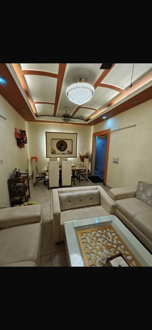 Team Area in 3 BHK Builder Floor at Ramesh Nagar – for Rent