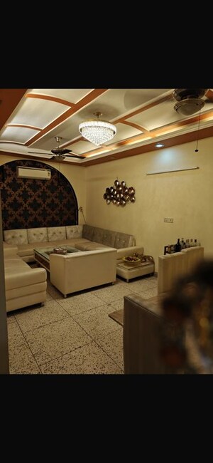 Team Area in 3 BHK Builder Floor at Ramesh Nagar – for Rent