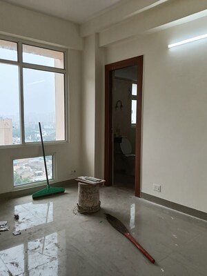 Room in 2.5 BHK Apartment at Today Ridge Residency, Sector 135 – for Rent