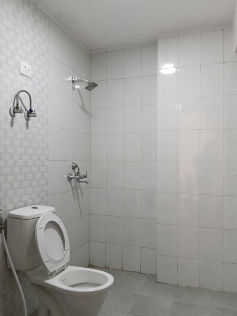 Bathroom, today-ridge-residency 2.5 Bedroom 1225 Sq.Ft. Apartment In Sector 135 Noida 10639819