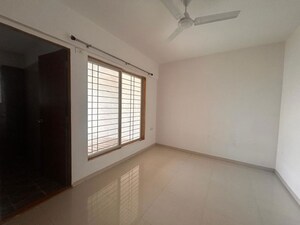 Room in 3 BHK Apartment at Navjeevan Blue Bells, Sinhagad Road – for Rent