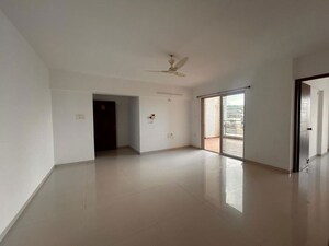 3 BHK Apartment For Rent in Navjeevan Blue Bells, Sinhagad Road