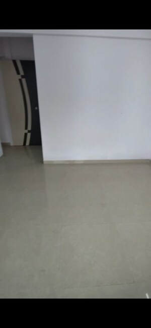 Room in 1 BHK Apartment at Silicon Park, Malad West – for Rent