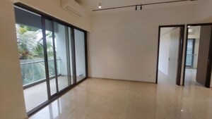 Room in 3 BHK Apartment at Bandra Kurla Complex – for Rent