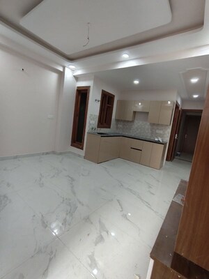 Room in 1 BHK Apartment at Mahadev Apartments Noida, Sector 73 – for Sale