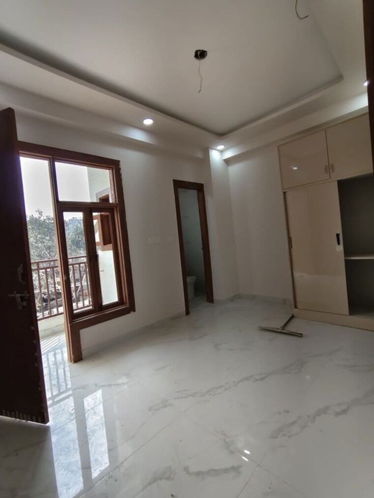 Room, mahadev-apartments-noida 1 Bedroom 600 Sq.Ft. Apartment In Sector 73 Noida 10639913