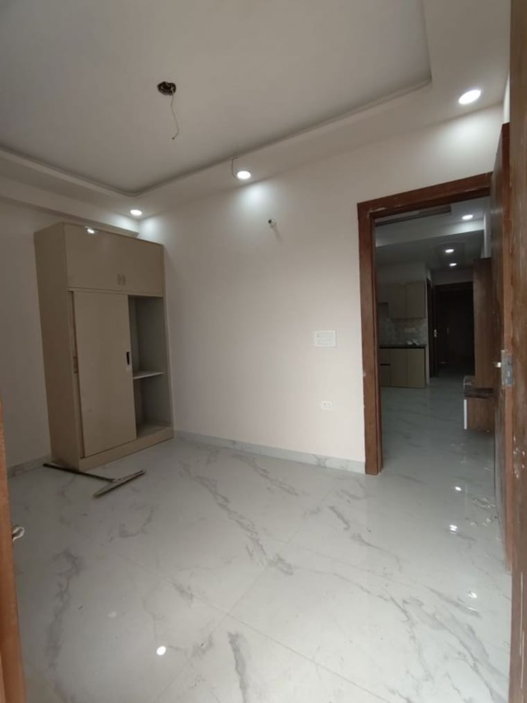 Room, mahadev-apartments-noida 1 Bedroom 600 Sq.Ft. Apartment In Sector 73 Noida 10639913