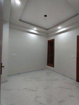 Room in 1 BHK Apartment at Mahadev Apartments Noida, Sector 73 – for Sale
