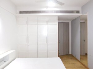 Room in 2 BHK Apartment at Bandra Kurla Complex – for Rent