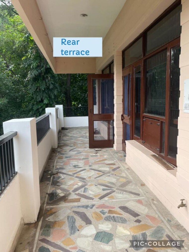 Balcony, sector 36 3 Bedroom 3000 Sq.Ft. Builder Floor In Sector 36 Chandigarh 10639960