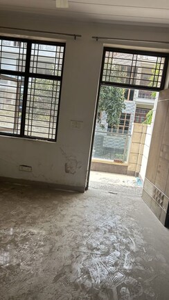 4 BHK + Prayer Room,Servant Room Villa For Sale in RWA Apartments Sector 19