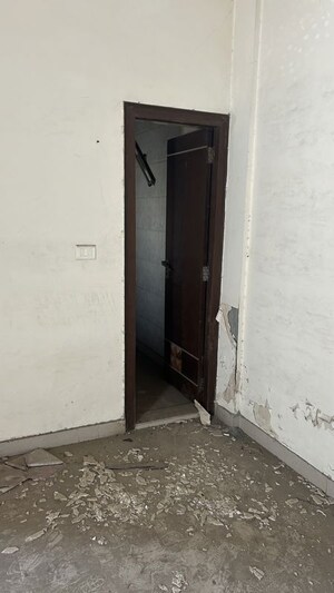 Building Lobby in 4 BHK Villa at RWA Apartments Sector 19, Sector 19 – for Sale