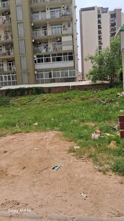 Plot For Sale in Motiaz Royal Citi