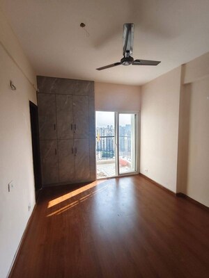 Furnished Amenities in 2.5 BHK Apartment at Samridhi Grand Avenue, Tech Zone 4 Greater Noida – for Rent