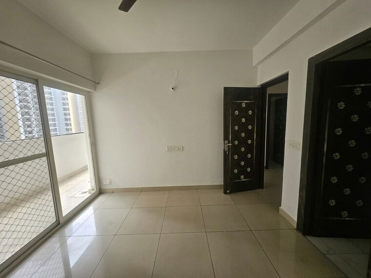 undefined, gaur-city-mall Commercial Office Space in IT/SEZ 570 Sq.Ft. In Sector 4 Greater Noida Greater Noida 10640019