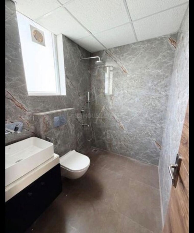 Bathroom, skyline-elevate 2 Bedroom 1950 Sq.Ft. Apartment In Ramgarh Bhudda Zirakpur 10640021