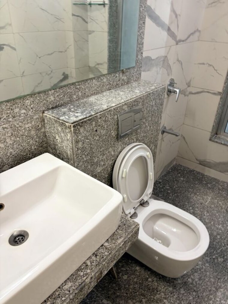 Bathroom, kalpataru-hills-phase-ii 3 Bedroom 1050 Sq.Ft. Apartment In Manpada Thane 10640076