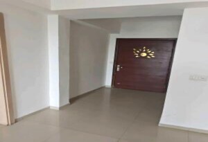Room in 4 BHK Apartment at DLF New Town Heights Town Houses, Sector 86 – for Rent