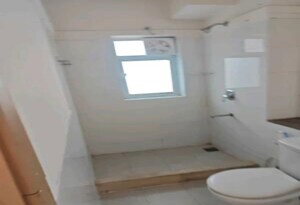 Bathroom in 4 BHK Apartment at DLF New Town Heights Town Houses, Sector 86 – for Rent