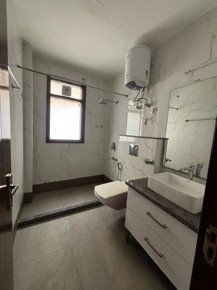 Kitchen, navjeevan vihar 3 Bedroom 2000 Sq.Ft. Builder Floor In Navjeevan Vihar Delhi 10640096