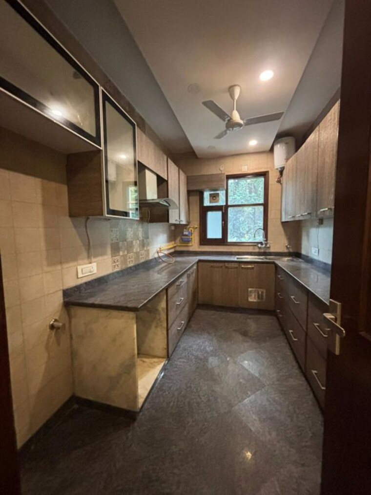 Kitchen, navjeevan vihar 3 Bedroom 2000 Sq.Ft. Builder Floor In Navjeevan Vihar Delhi 10640096
