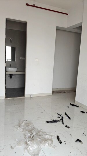 Room in 2 BHK Apartment at Ashar Edge, Pokhran Road No Two – for Rent