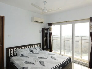 Bedroom in 2.5 BHK Apartment at Rattan Icon, Seawoods Sector 50 – for Rent