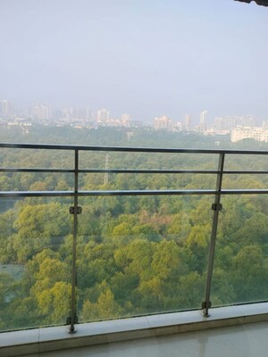Furnished Amenities in 2.5 BHK Apartment at Rattan Icon, Seawoods Sector 50 – for Rent