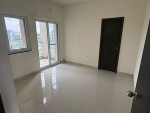 Room in 2 BHK Apartment at Puravankara Silversands, Mundhwa – for Rent