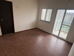 Room in 2 BHK Apartment at Puravankara Silversands, Mundhwa – for Rent