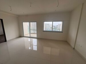 Room in 2 BHK Apartment at Puravankara Silversands, Mundhwa – for Rent