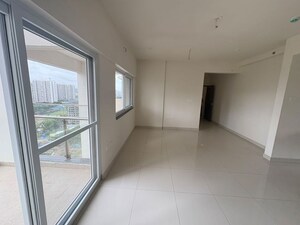 Room in 2 BHK Apartment at Puravankara Silversands, Mundhwa – for Rent