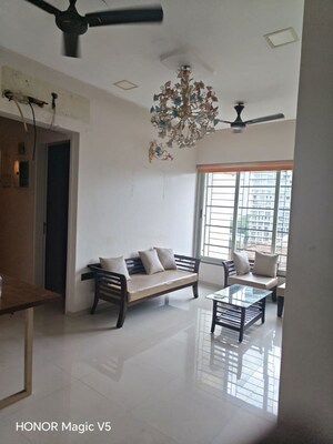 2 BHK Apartment For Rent in Sheth Vasant Lawns, Laxmi Nagar