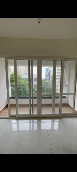 Room in 3 BHK Apartment at Shri Senapati Bapat CHS, Senapati Bapat Road – for Sale