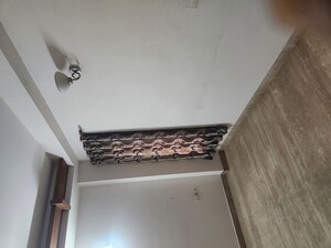 Room in 4 BHK Builder Floor at Janakpuri – for Sale