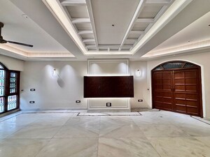 6+ BHK Villa – Exterior View View at Sector 56 - for Sale